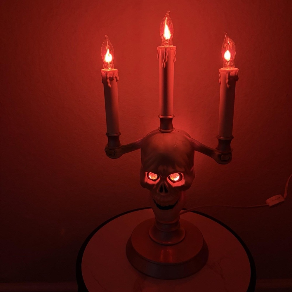 Trendmasters HallowScream Haunted Candelabra w/Skull Vtg. 1994 Works